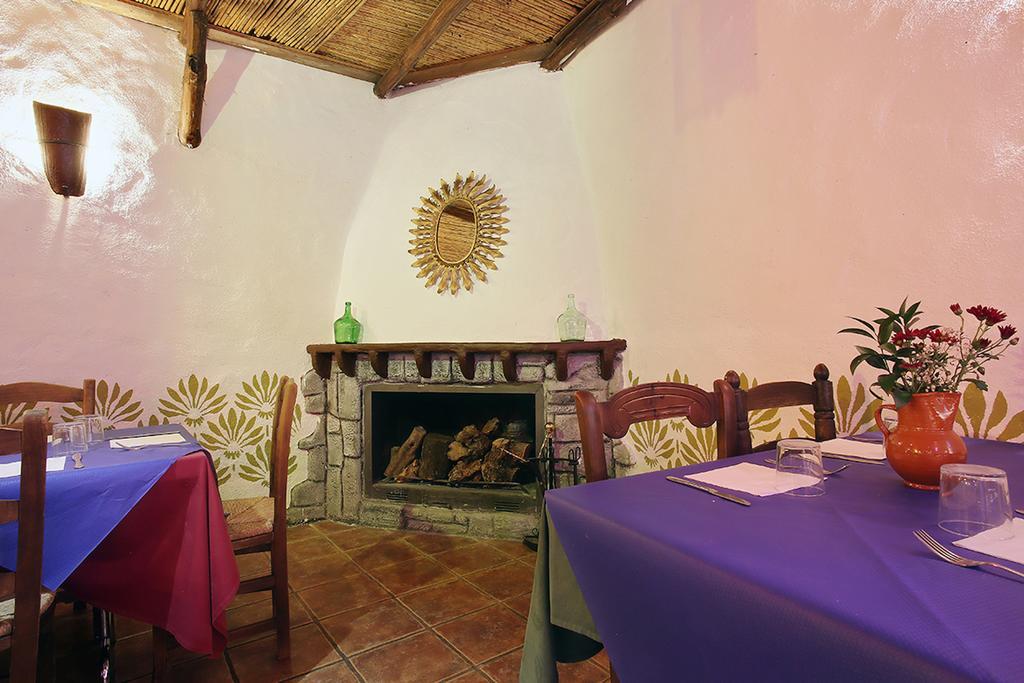 Hotel Restaurante Bandolero Juzcar Luaran gambar