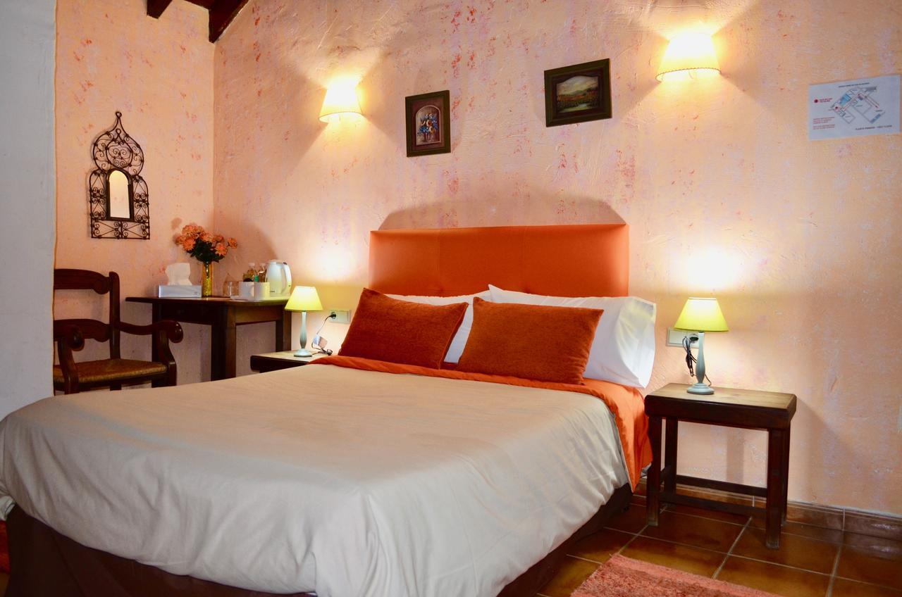 Hotel Restaurante Bandolero Juzcar Luaran gambar