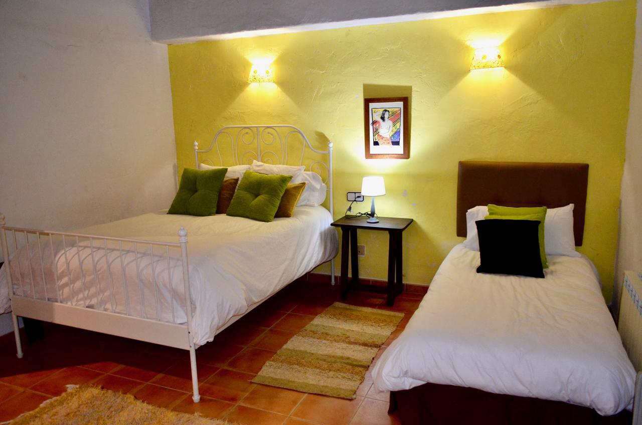 Hotel Restaurante Bandolero Juzcar Luaran gambar