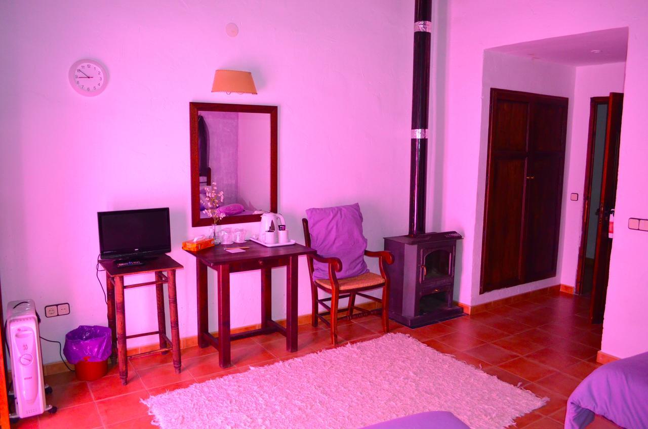 Hotel Restaurante Bandolero Juzcar Luaran gambar