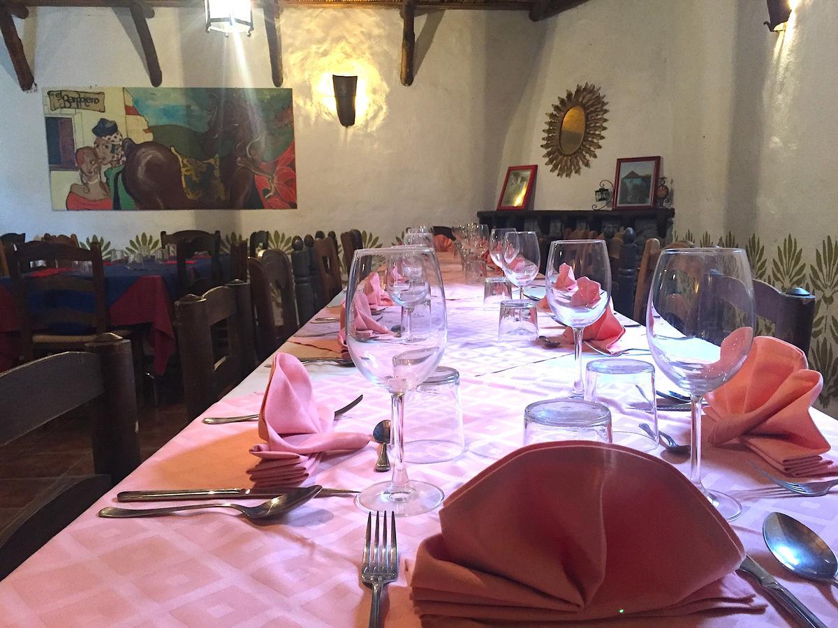 Hotel Restaurante Bandolero Juzcar Luaran gambar