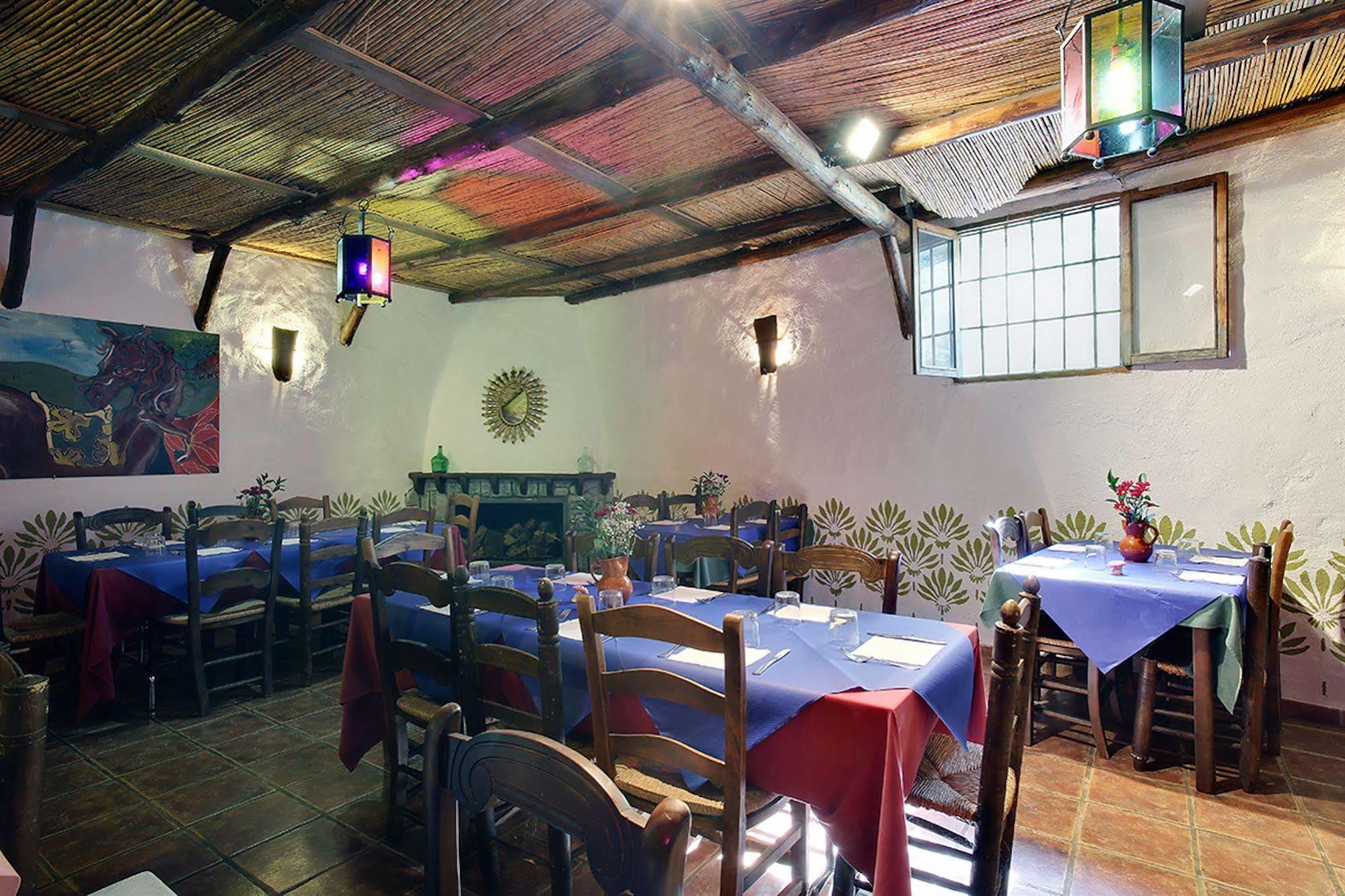 Hotel Restaurante Bandolero Juzcar Luaran gambar