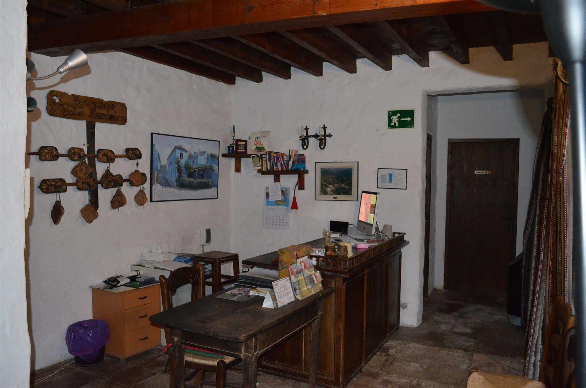 Hotel Restaurante Bandolero Juzcar Luaran gambar