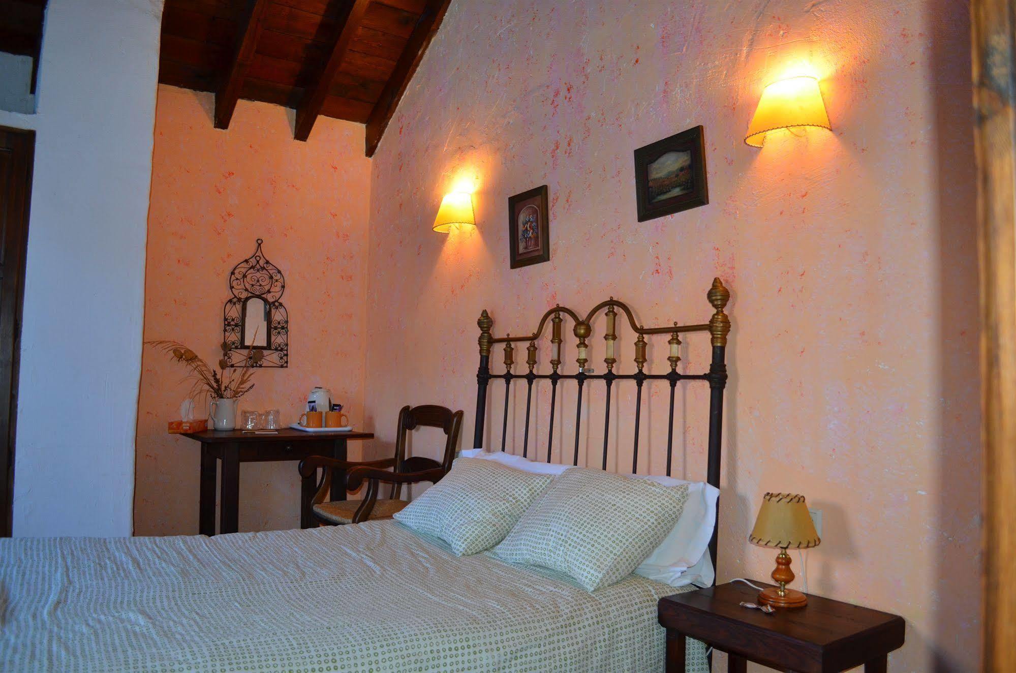 Hotel Restaurante Bandolero Juzcar Luaran gambar